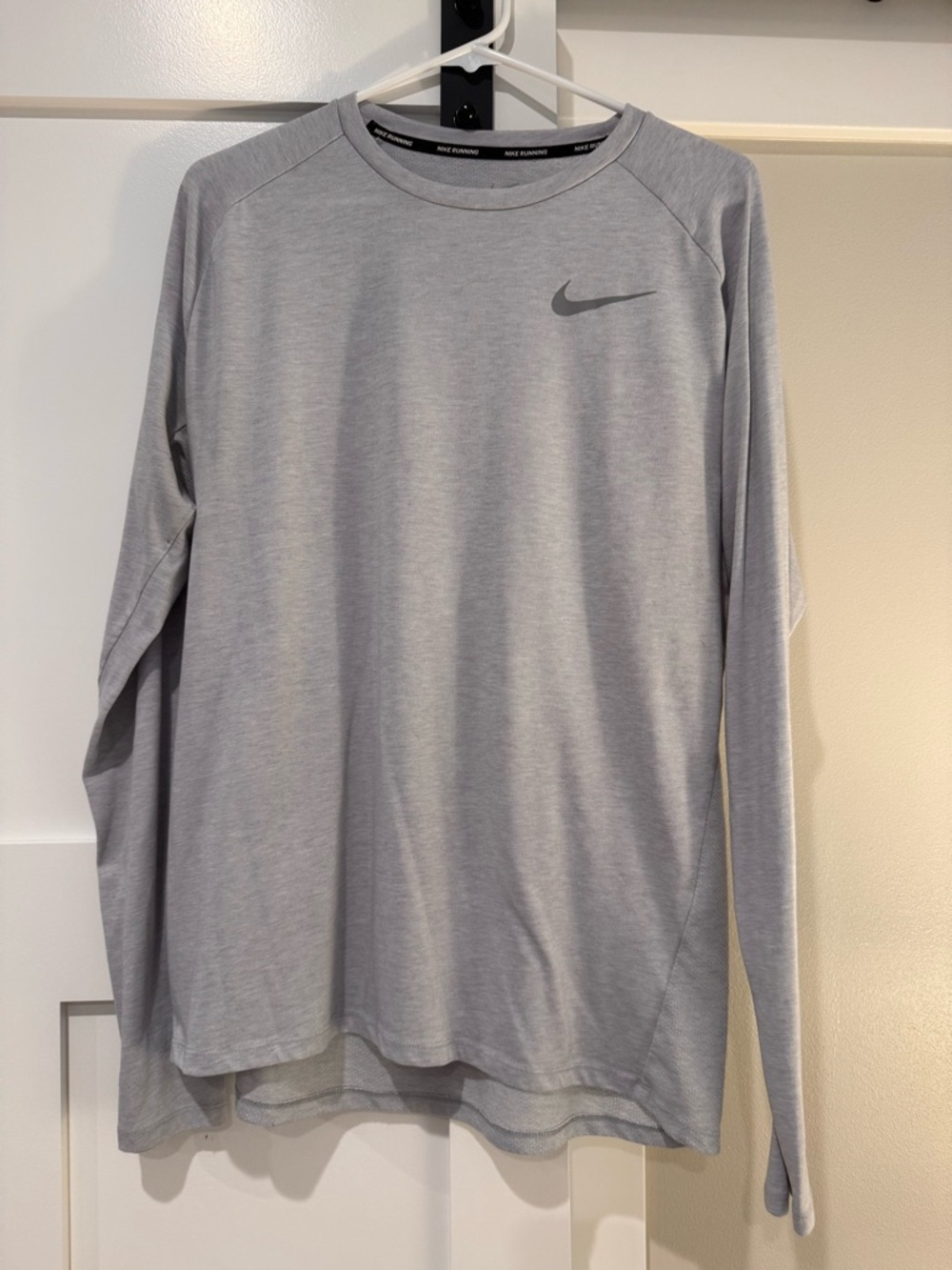 Nike Running Men’s Long-Sleeve -FIT Crew Shirt - Light Gray